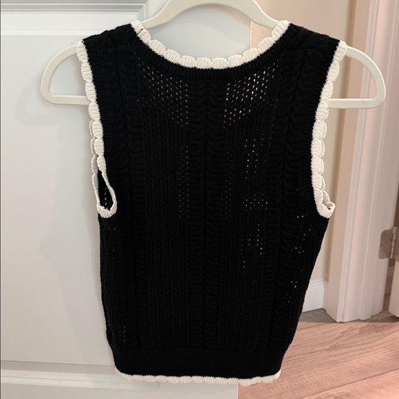 Black and White Logo Woven Top Size 38 - Picture 5 of 5